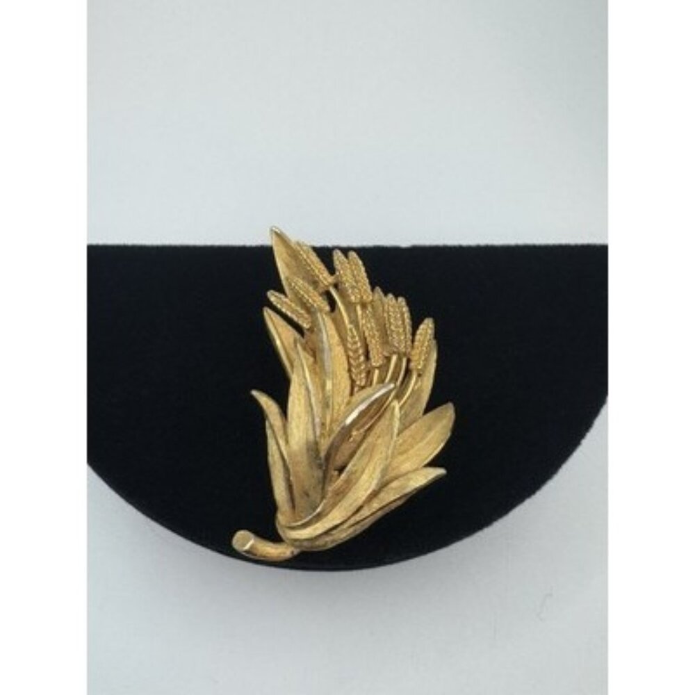 Vintage Signed BSK Gold Tone Leaf Shaped Brooch Pin Textured